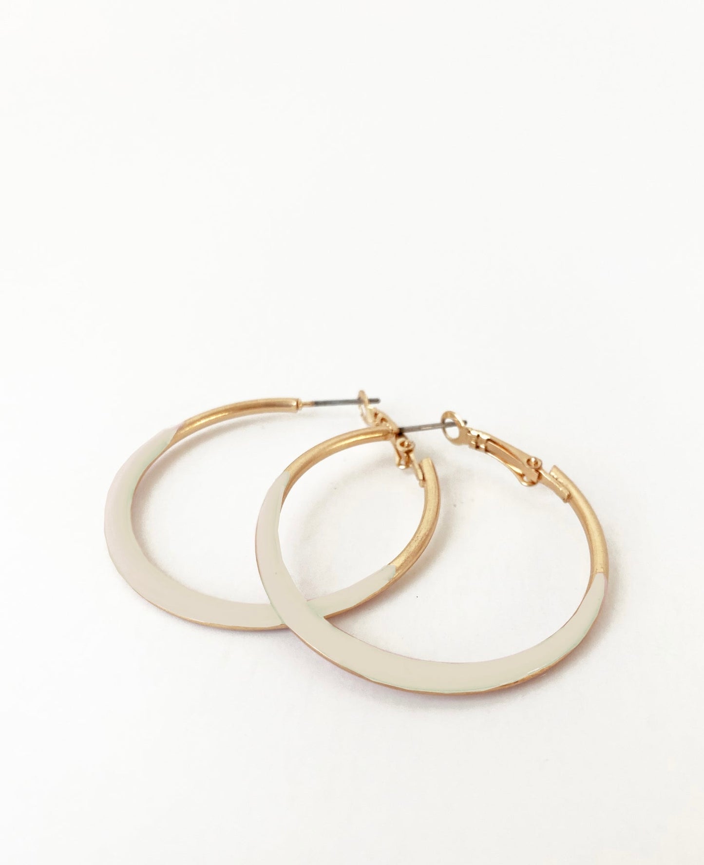 2491 - HOOP EARRINGS- GOLD/BEIGE