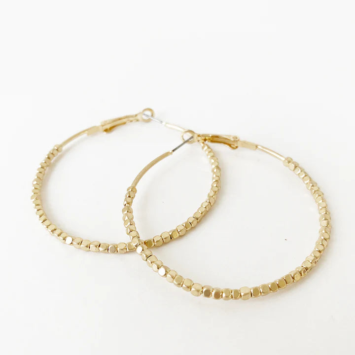 2518 - GOLD MINI METAL BEADS ON HOOPS