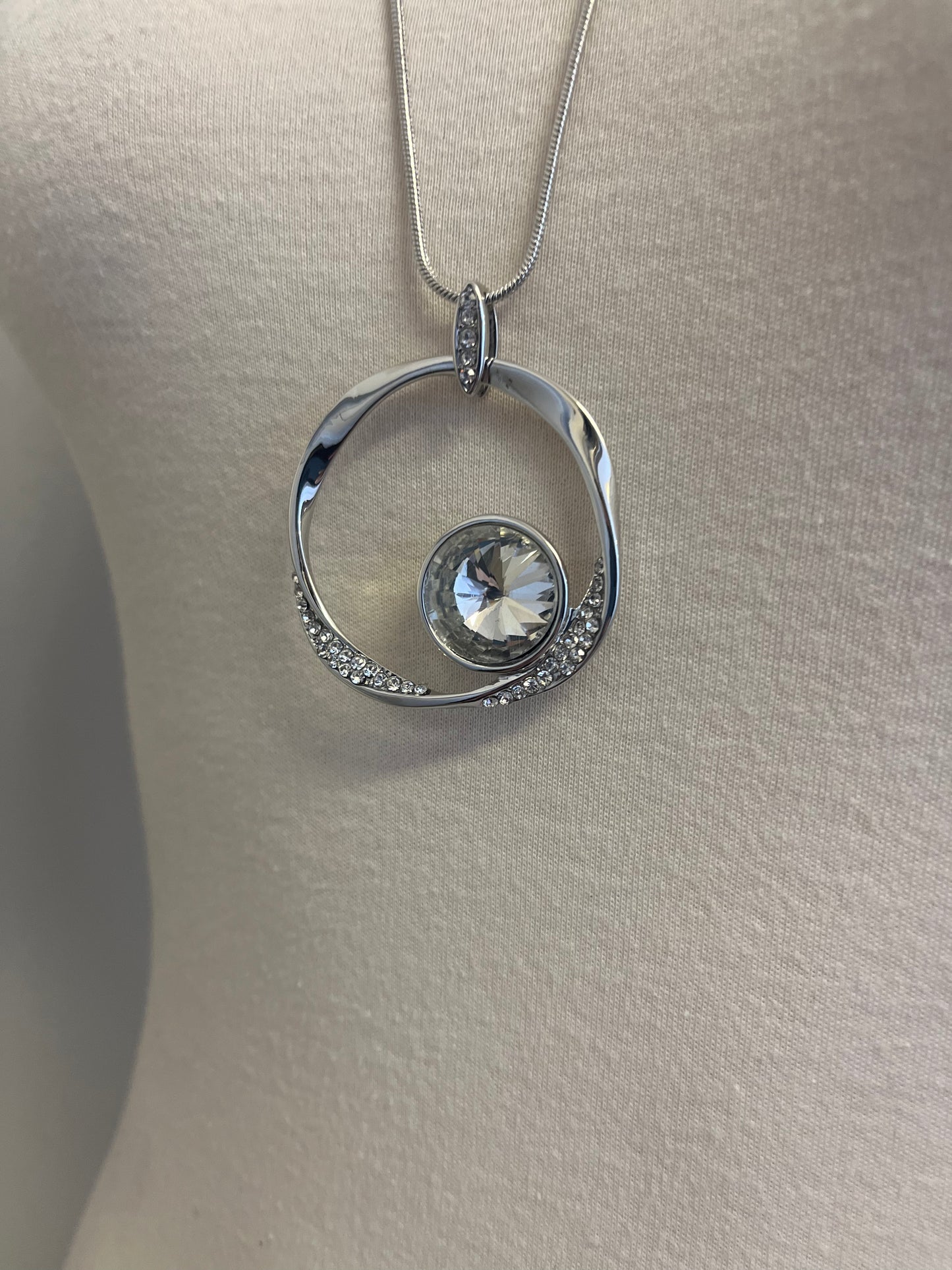 Circle Pendant Necklace & Earrings Set