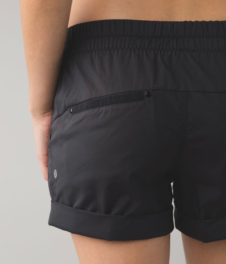 Preloved Lululemon Spring Break Shorts - Black (8)