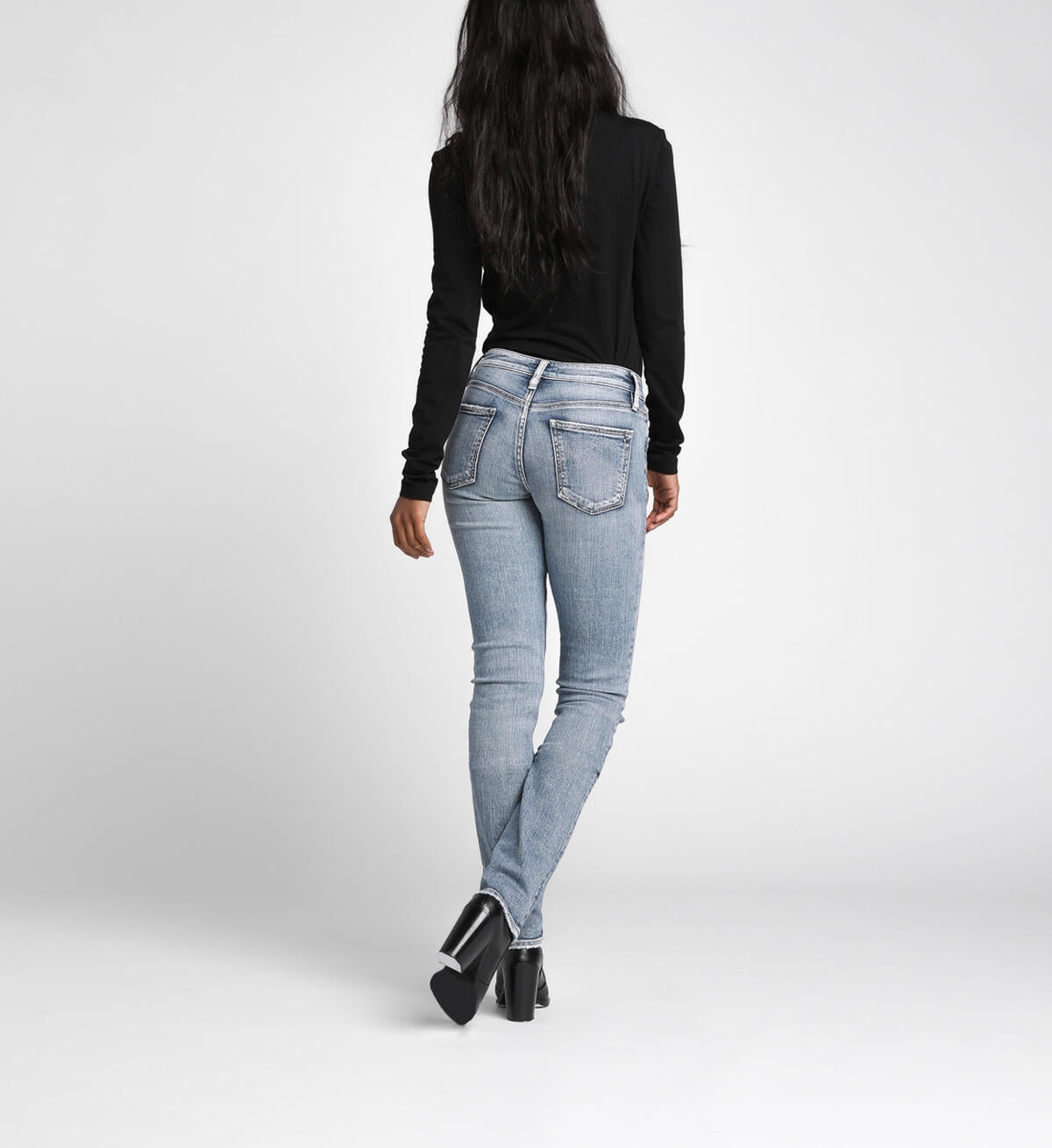 NWT - Silver Jeans Suki Mid Rise Straight Leg Jeans