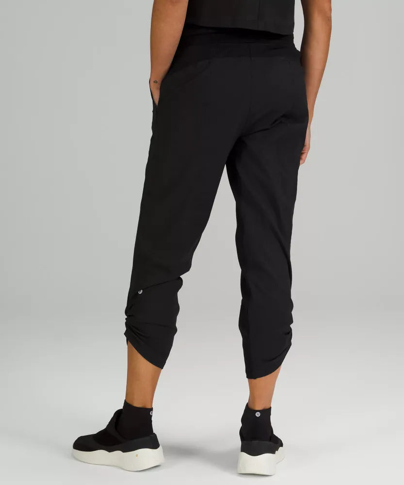 Preloved - Lululemon Dance Studio Mid-Rise Cropped Pant
