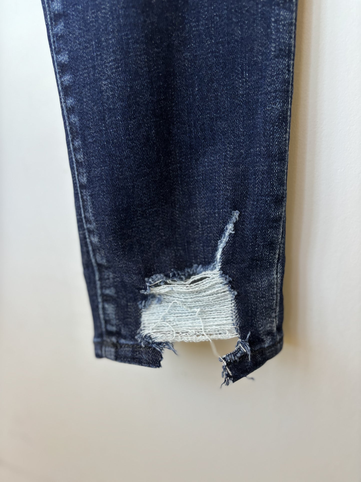 NWT - Kancan Cane Mid Rise Slim Straight Leg