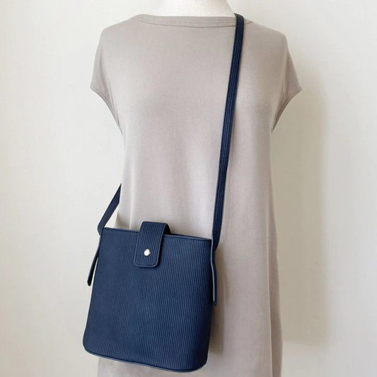 7089 - CROSSBODY BAG - NAVY