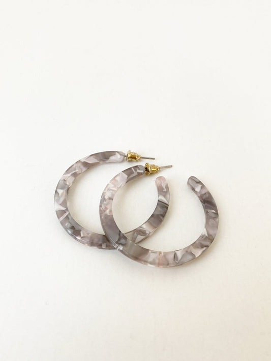 RESIN HOOP EARRINGS - GREY