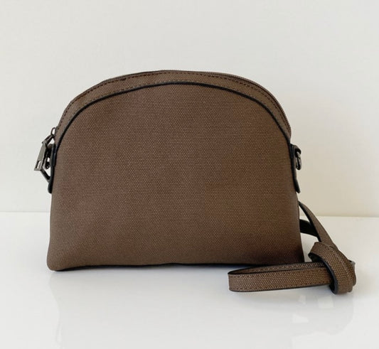 7088 - CROSSOVER PURSE - BROWN