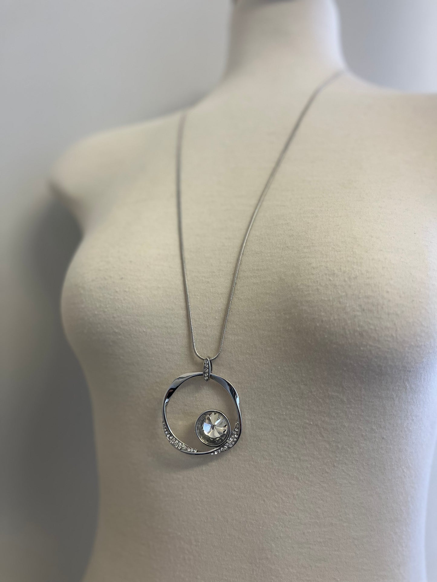 Circle Pendant Necklace & Earrings Set