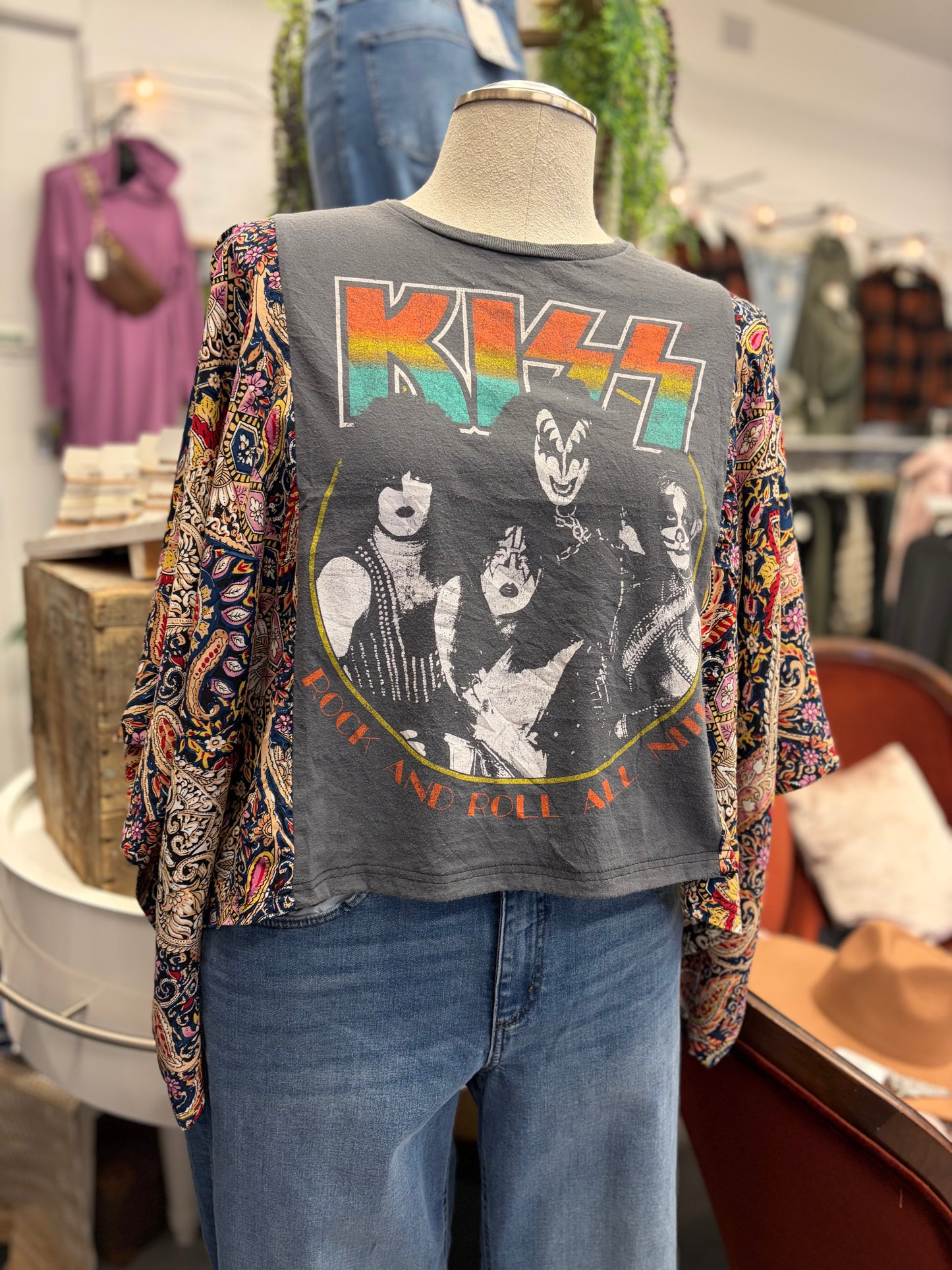 The Banded Pullover Top (Kiss)