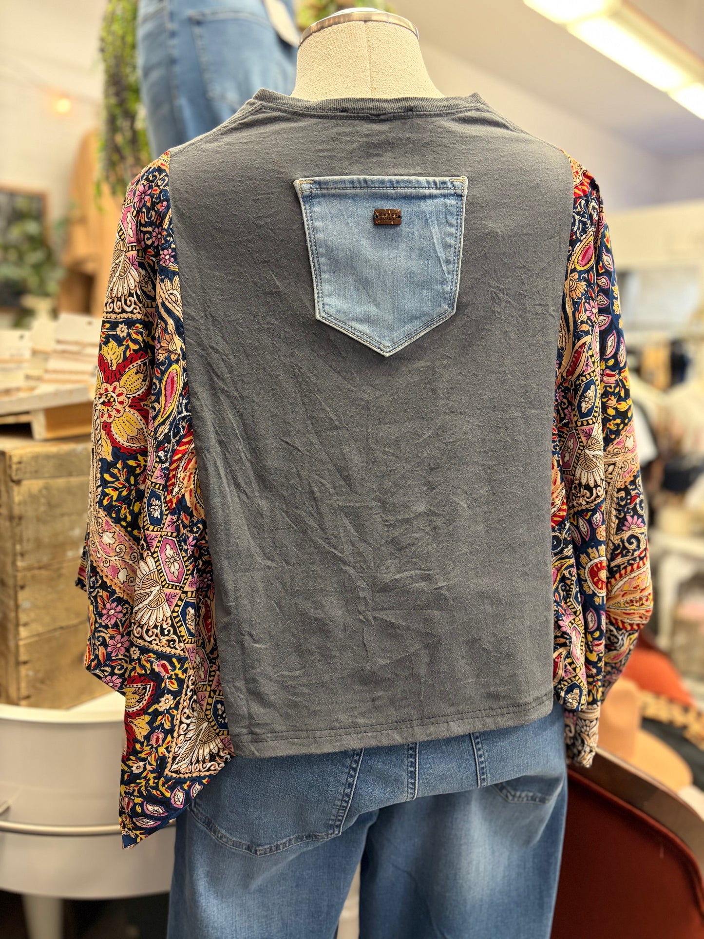 The Banded Pullover Top (Kiss)