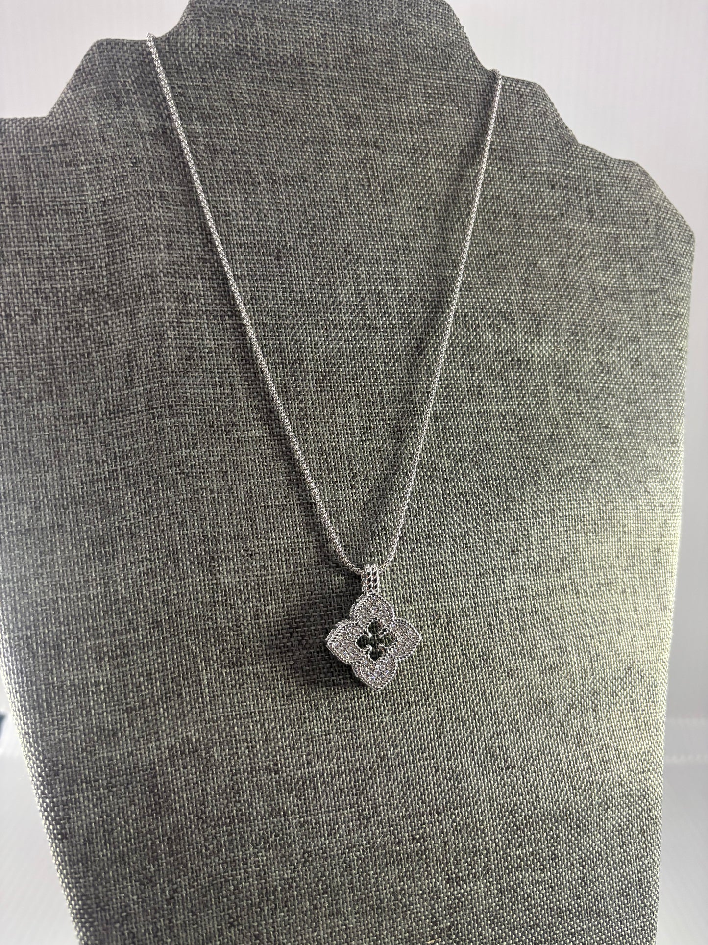 Fleur de Lis Necklace
