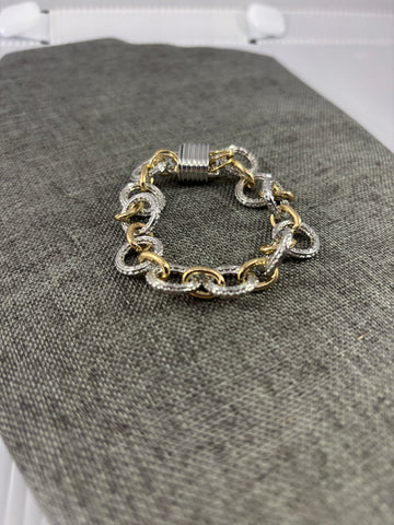 Magnetic clasp 14K Plated circle bracelet