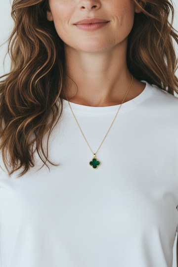 4835 single Cleef emerald stone gold necklace