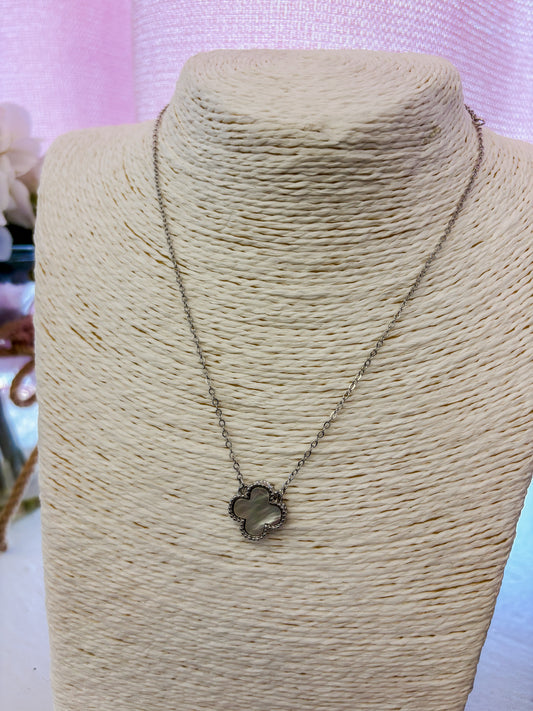 Four Leaf Clover Mother of Pearl Silver Necklace