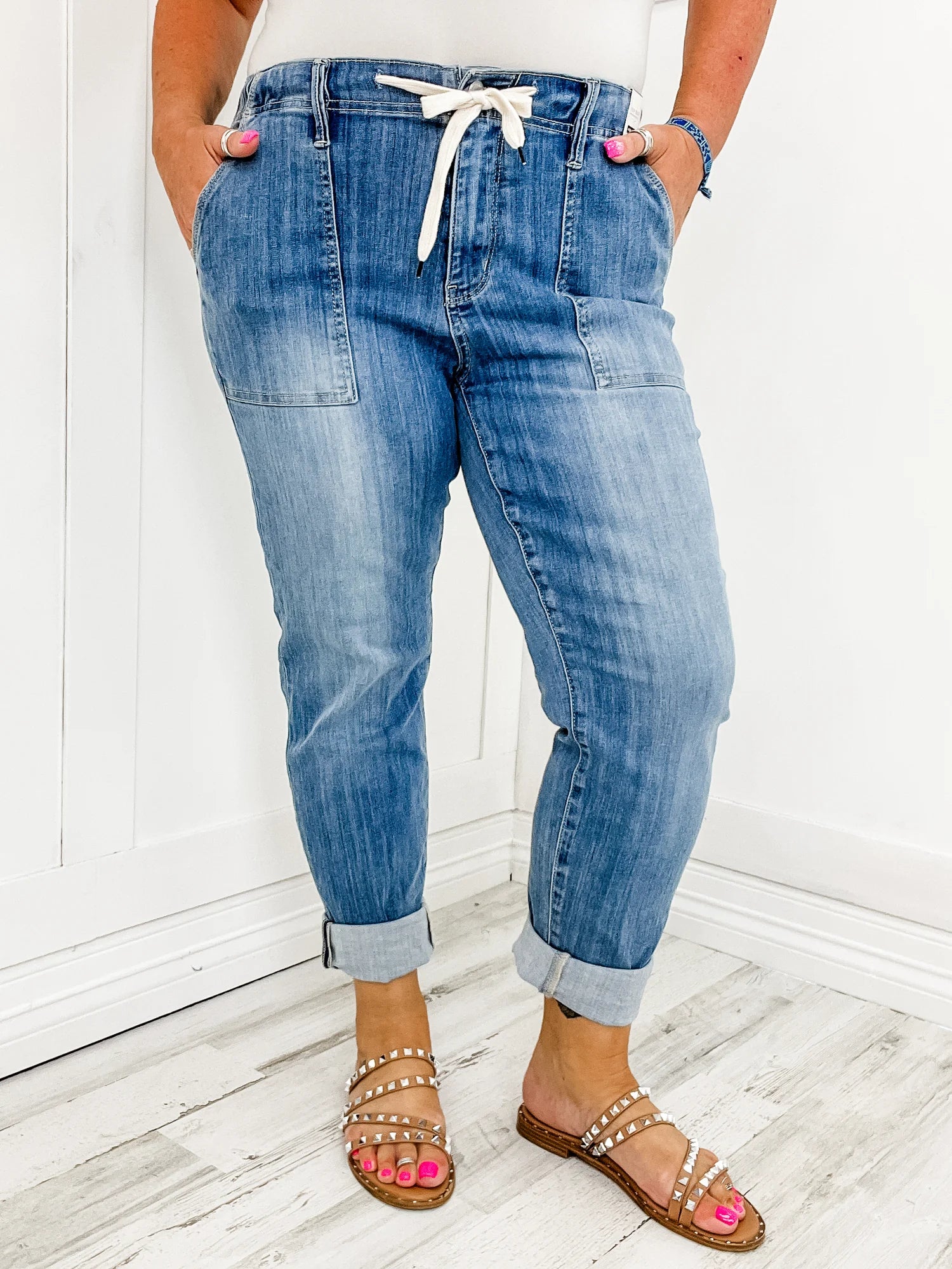 JUDY BLUE - HIGH RISE PULL-ON DENIM JOGGERS WITH DRAWSTRING