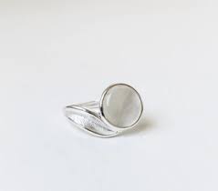 SILVER ROUND RESIN & METALLIC LEAF SIZED RING