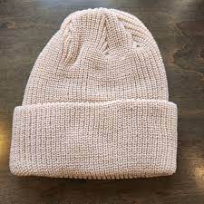 BEIGE RIBBED KNIT BEANIE . MADE IN CANADA