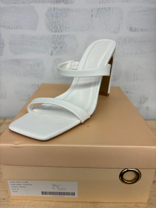 NWT - Belini Yana Heels